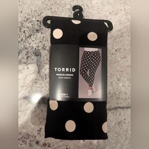 NWT Torrid Premium Cropped Black Leggings with Cream Polka Dots, Size 1X